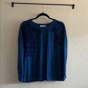 Stylish Blue Women's Sweatshirt with Embroidered Design